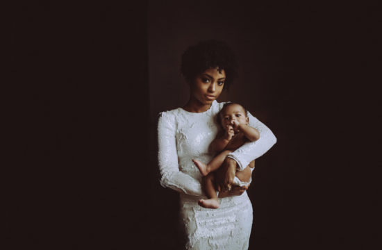 Robin McKerrell Photgraphy motherhood mama signature-1